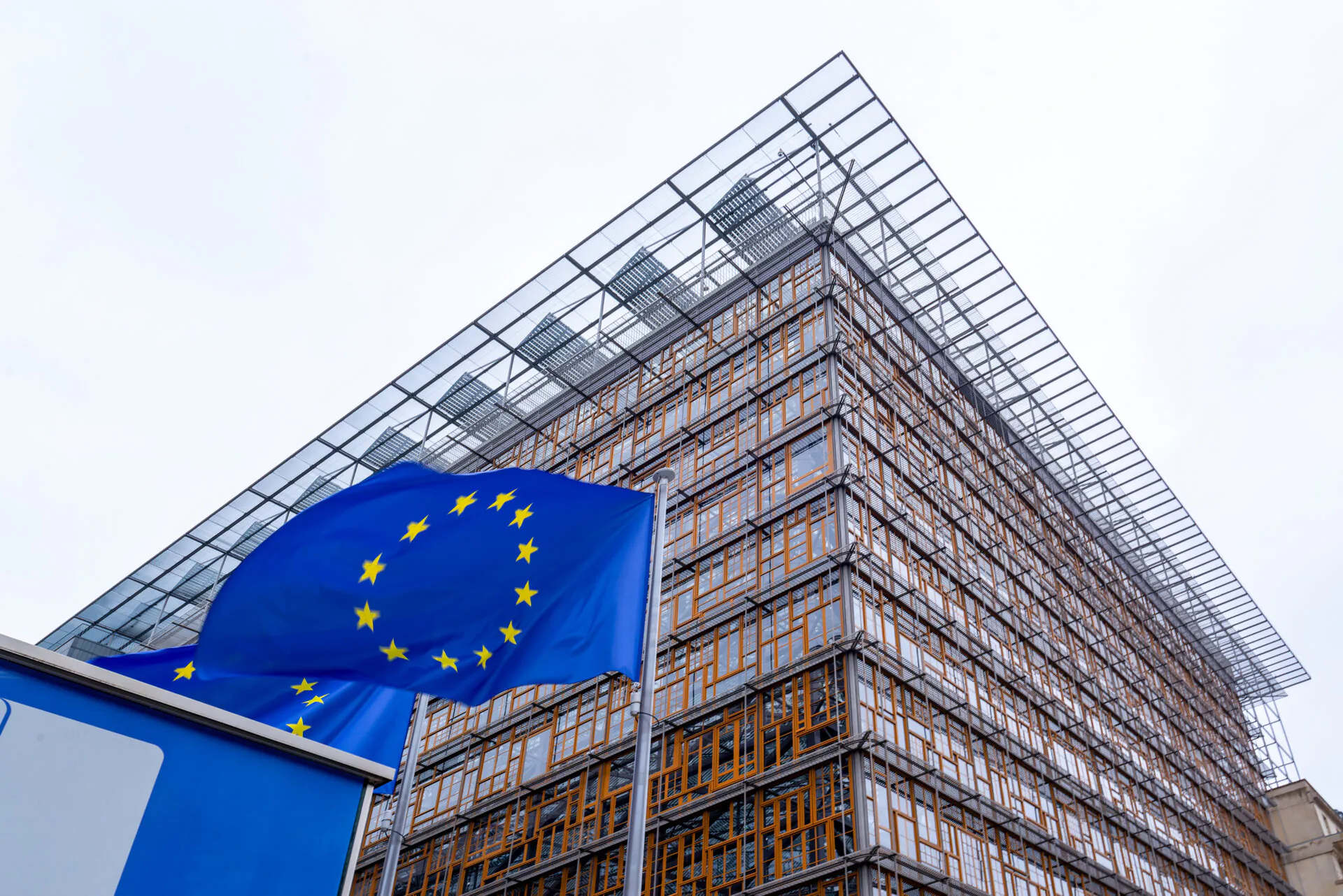 In Critical October Meetings, European Leaders Face Winter Energy Squeeze Amid Global Pressures